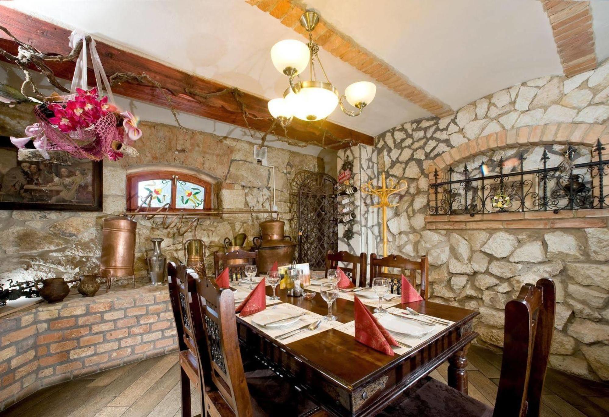 Castle Wellness Resort Sosto Ньиредьхаза Экстерьер фото