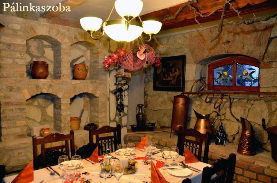 Castle Wellness Resort Sosto Ньиредьхаза Экстерьер фото